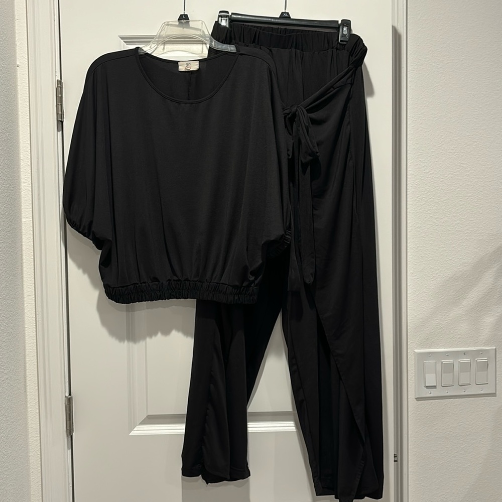 Plus Size Crop Top & Pants Set